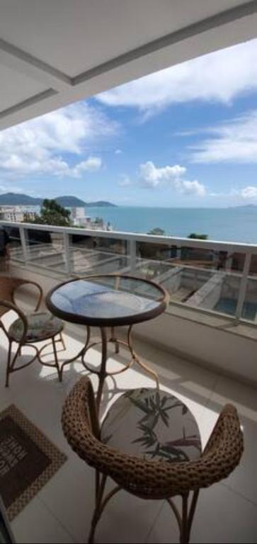  Apartamento NOVO com vista PANORAMICA da praia.