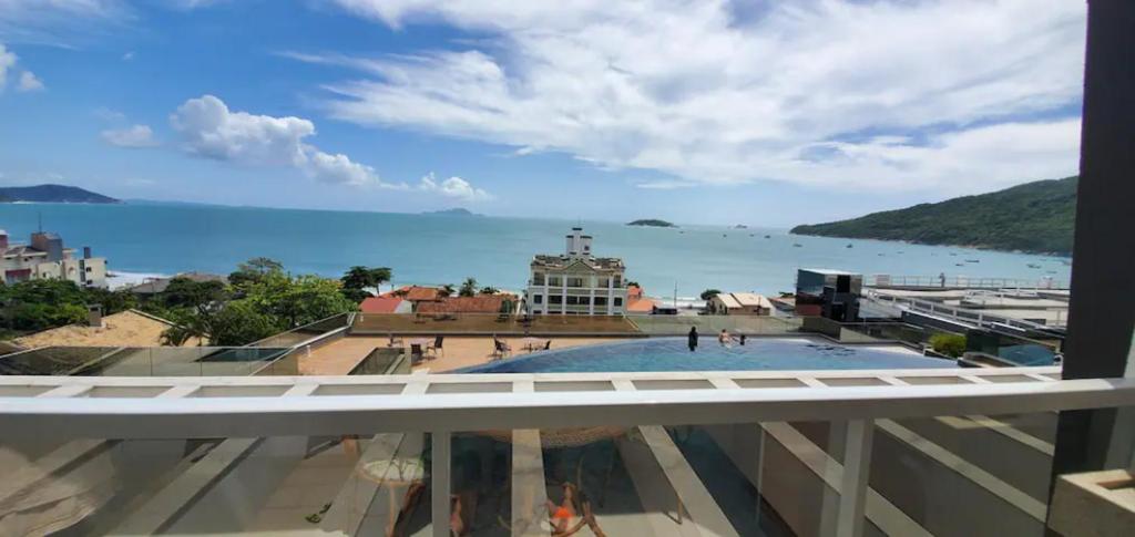  Apartamento NOVO com vista PANORAMICA da praia.