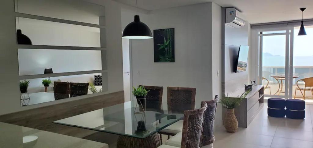  Apartamento NOVO com vista PANORAMICA da praia.