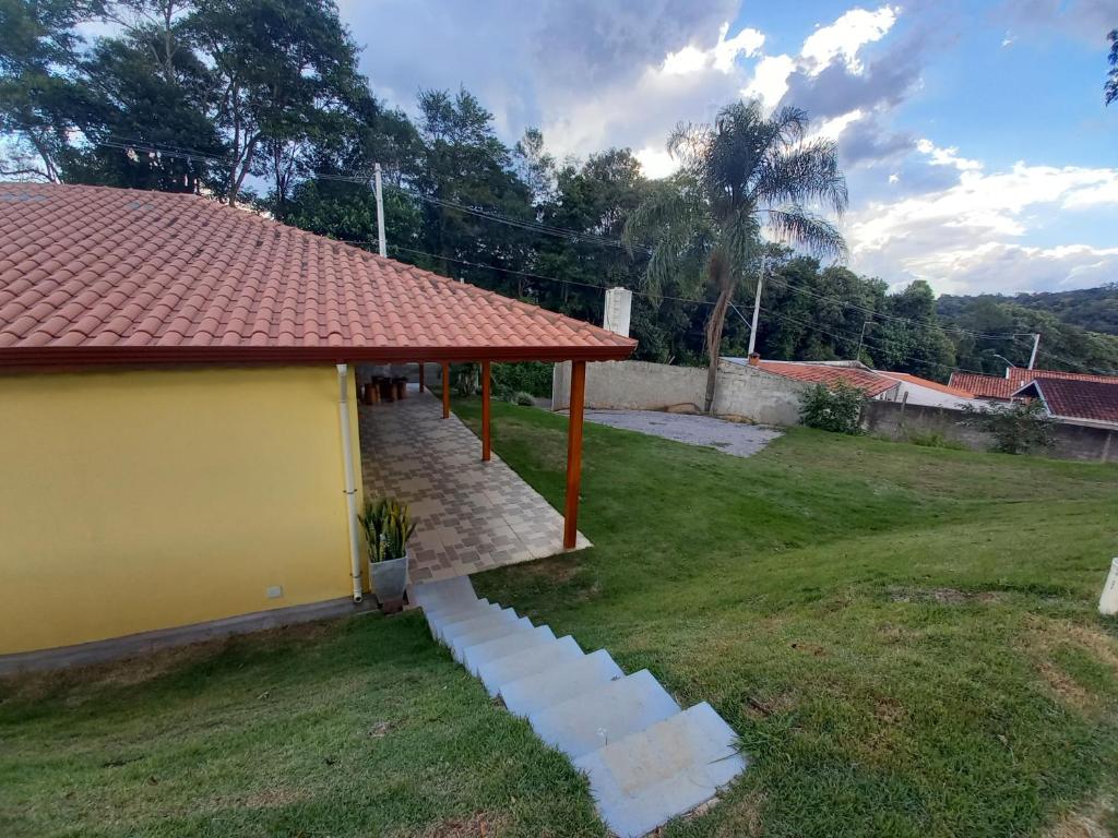  Chácara com Piscina e Salão de Festas em Jundiaí