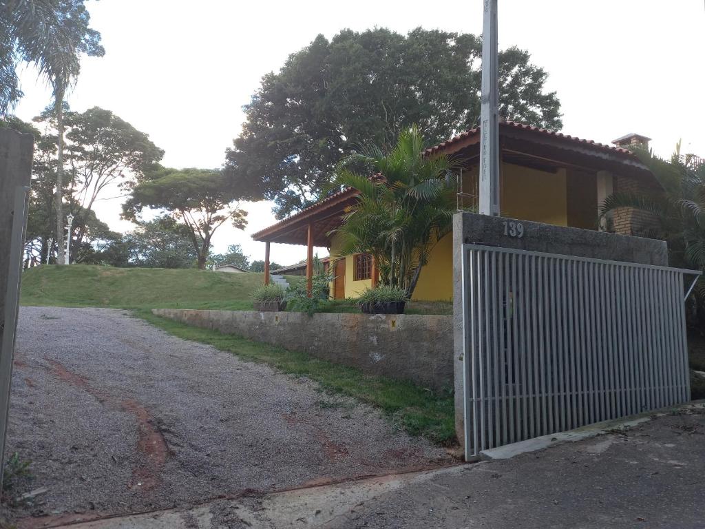  Chácara com Piscina e Salão de Festas em Jundiaí