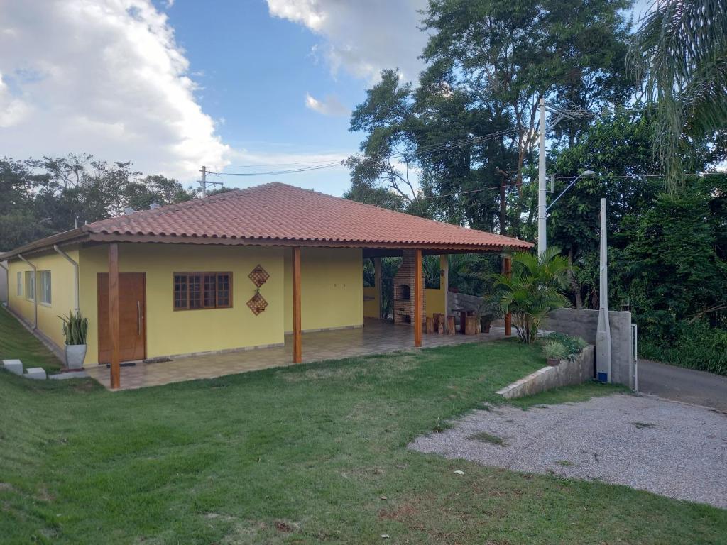  Chácara com Piscina e Salão de Festas em Jundiaí