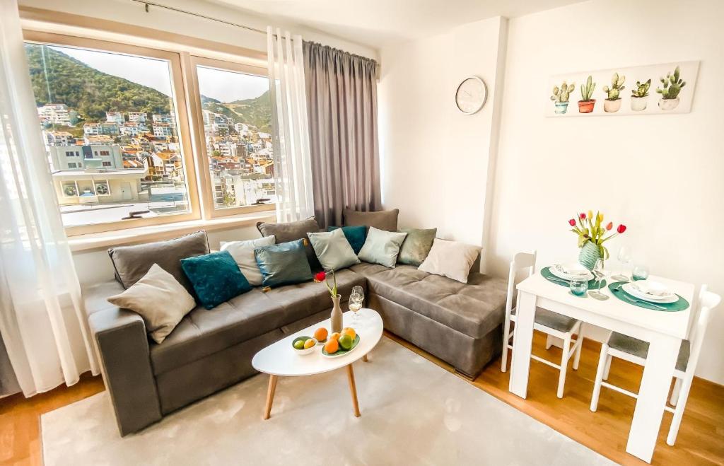 Four Views Apartments - 18