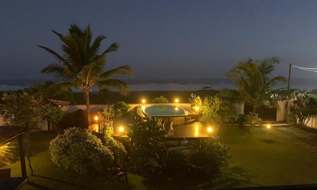  Casa de luxo em frente à praia de Itaúna