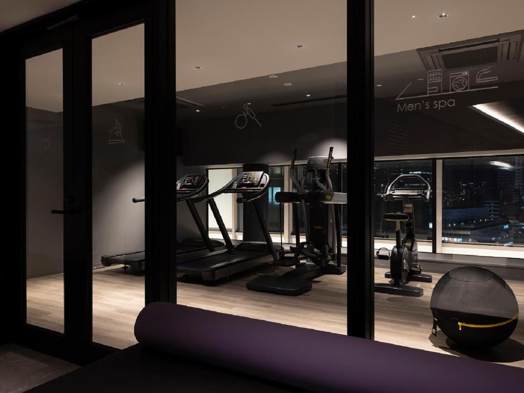 Fitness centrum a/nebo fitness zařízení v ubytování Hotel Intergate Osaka Umeda