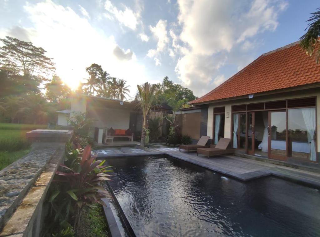 Bazén v ubytování Anggarakasih Ubud Villa nebo v jeho okolí