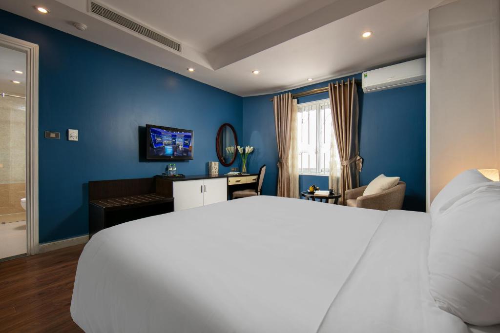TV a/nebo společenská místnost v ubytování Hanoi 20 Hotel & Apartment