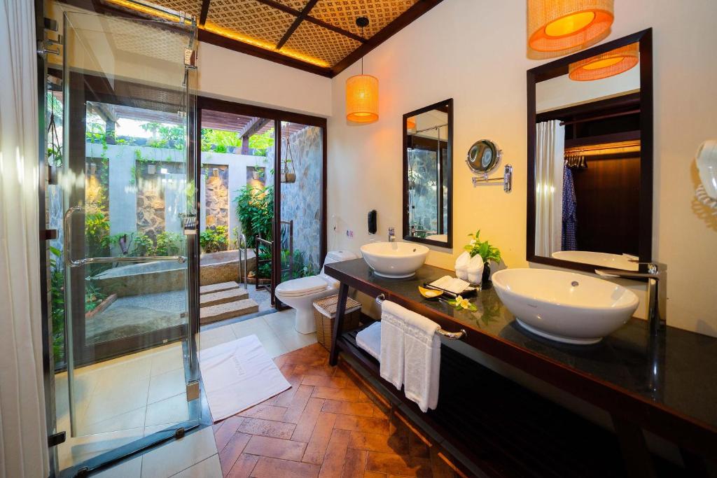 Bungalow Nhìn Ra Biển Có Sân Hiên