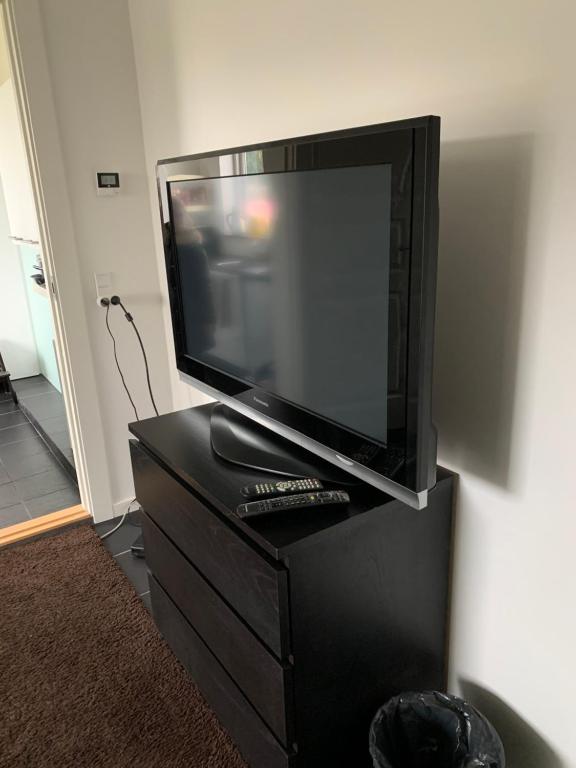 TV a/nebo společenská místnost v ubytování Your place