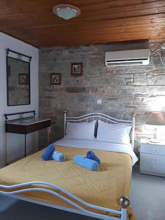 Postel nebo postele na pokoji v ubytování Serifos Sunset
