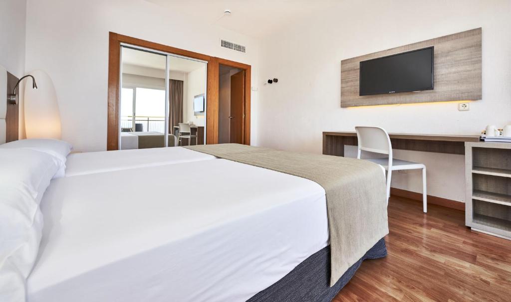 Globales Cala Viñas Adults Only 16+ - 