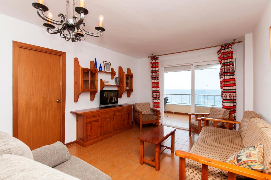 Televízia a/alebo spoločenská miestnosť v ubytovaní APCOSTAS - Almuñecar Playa
