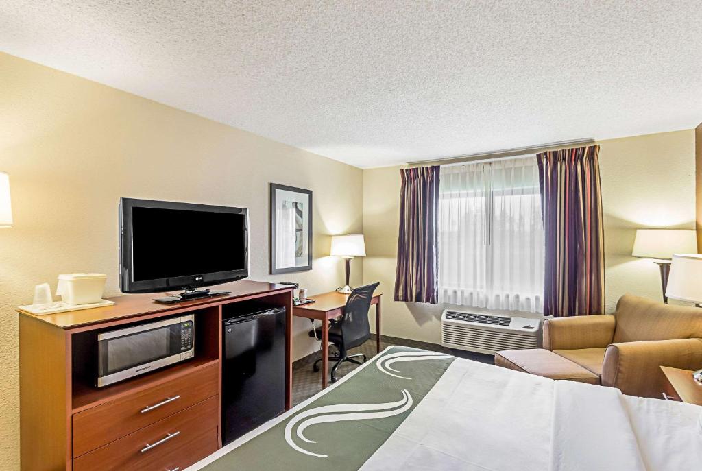 Quality Inn - King Room - No Fumadores