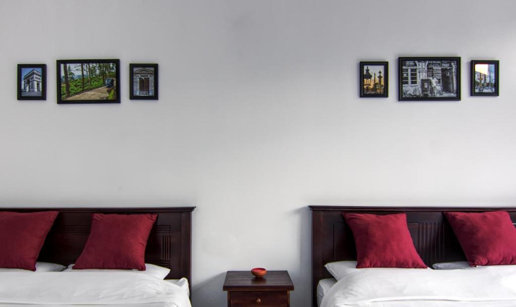 De Paris à Kandy - Quadruple Room With Balcony