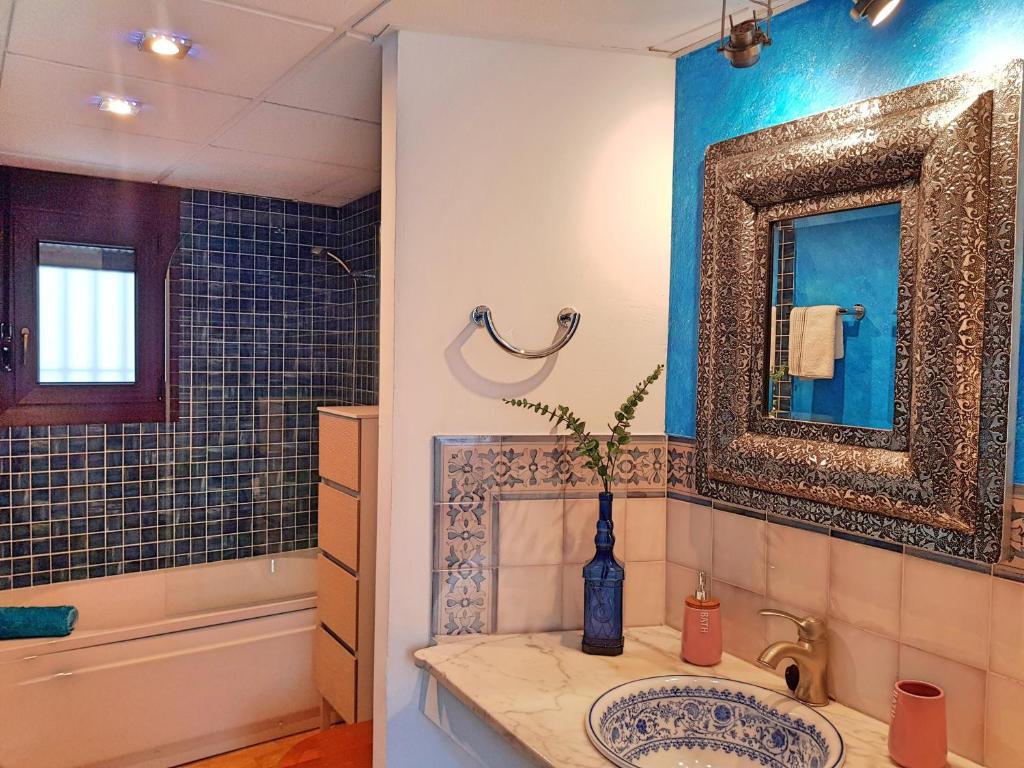 A bathroom at Riad Mezquita de Cordoba