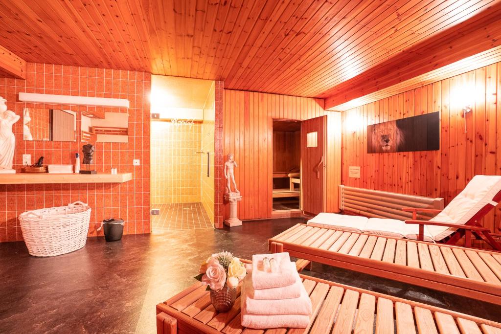 TV a/nebo společenská místnost v ubytování Hotel Alpenhof