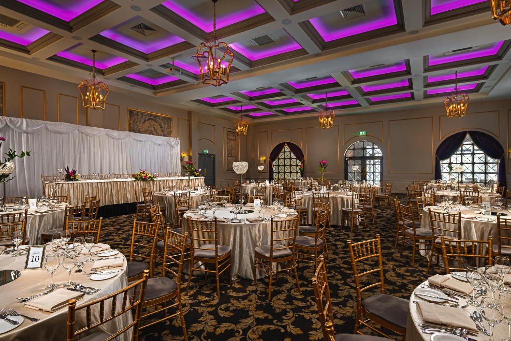 Restaurace v ubytování Midlands Park Hotel
