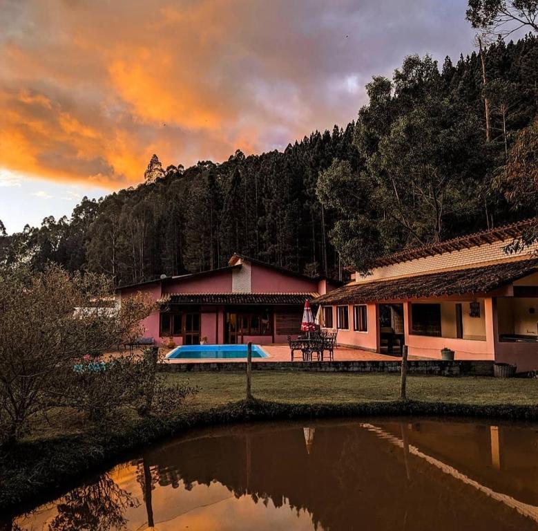  Flat com lareira ecológica e café da manhã em Pedra Azul