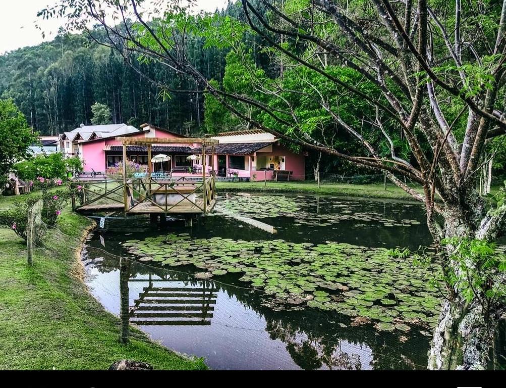  Flat com lareira ecológica e café da manhã em Pedra Azul