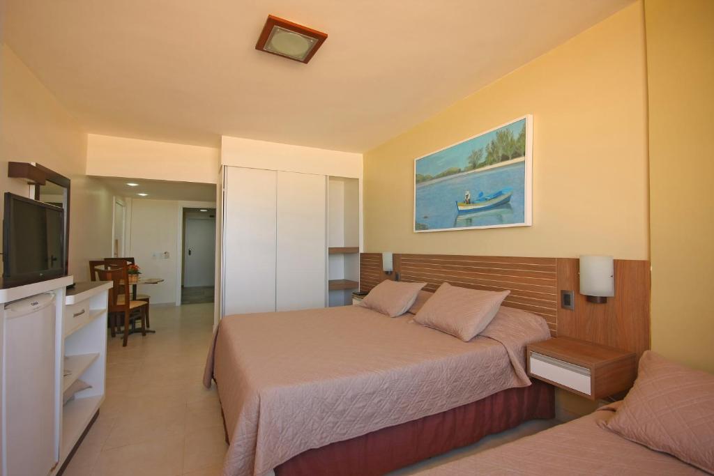  Malibu Palace Hotel