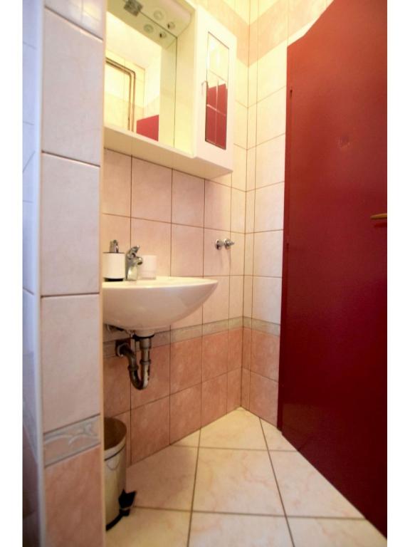 Zdjęcie z galerii obiektu Apartments in Starigrad-Paklenica 33853 w mieście Starigrad-Paklenica