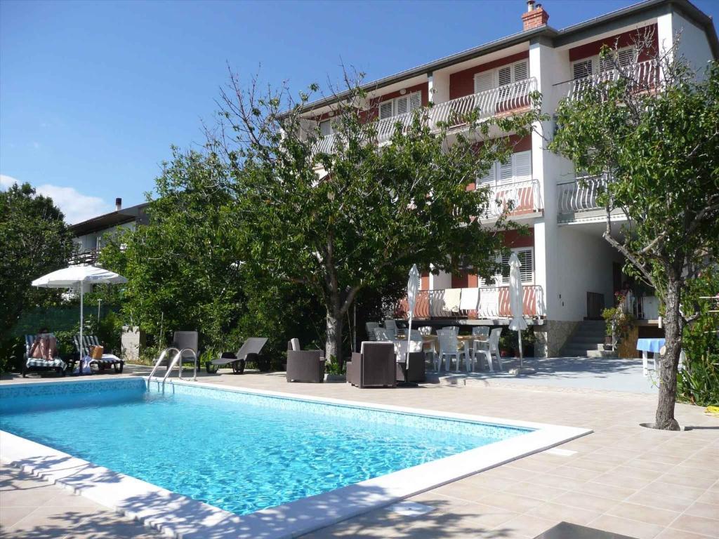 Two-Bedroom Apartment in Barbat VII