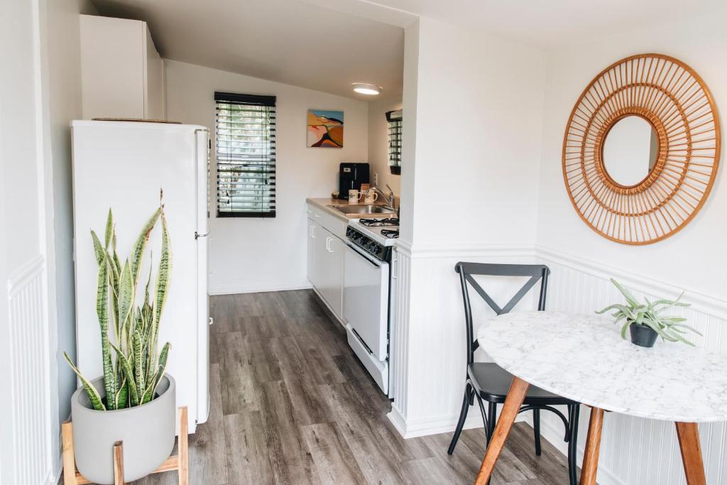 Sonoma's Best Guest Cottages - Comfort Cottage - Cottage 3