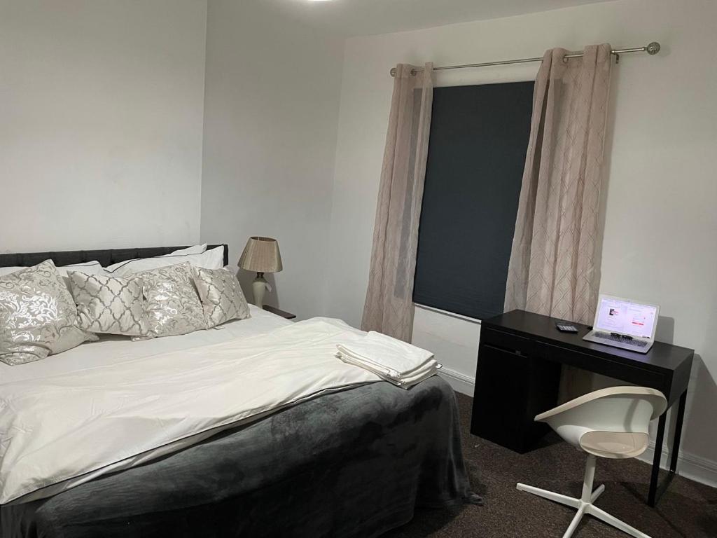 Potters Lodge, Oldham, Manchester by Edl Ventures Ltd - Two-Bedroom House