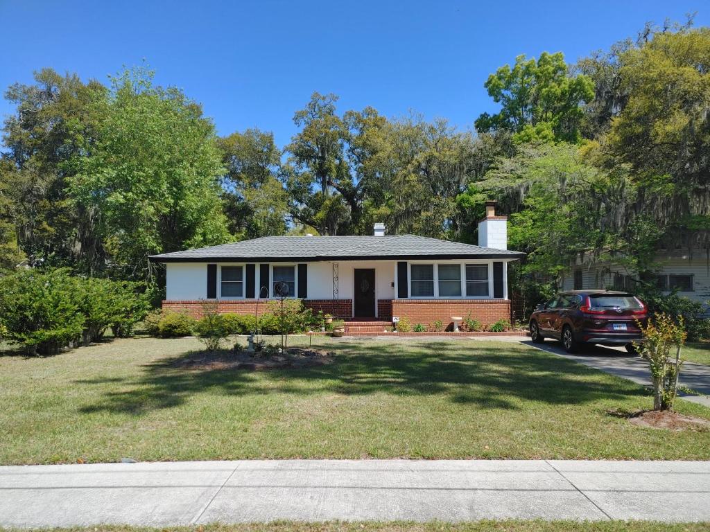 The Kind House Hosting, Low Monthly Rates, Traveling Nurses, FLETC