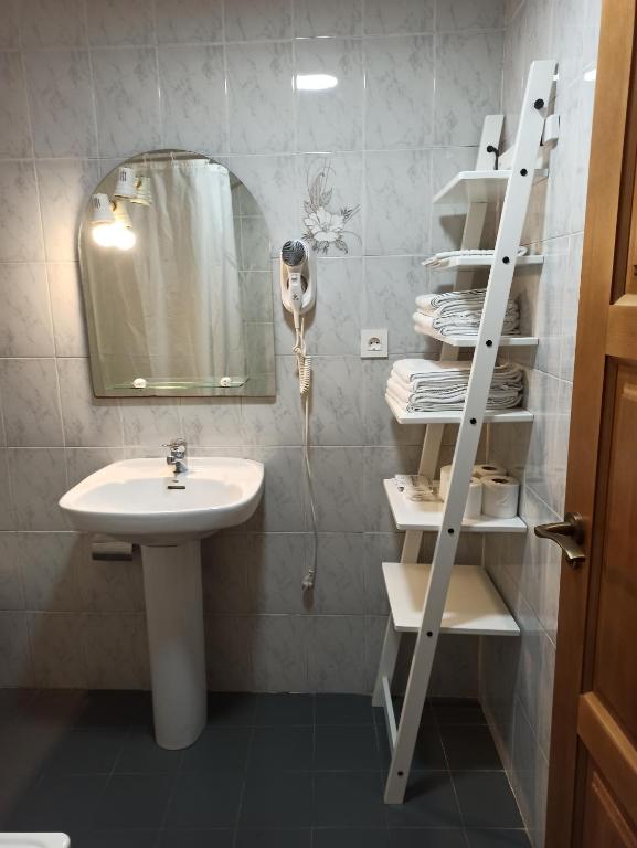 A bathroom at LA CAPILLA