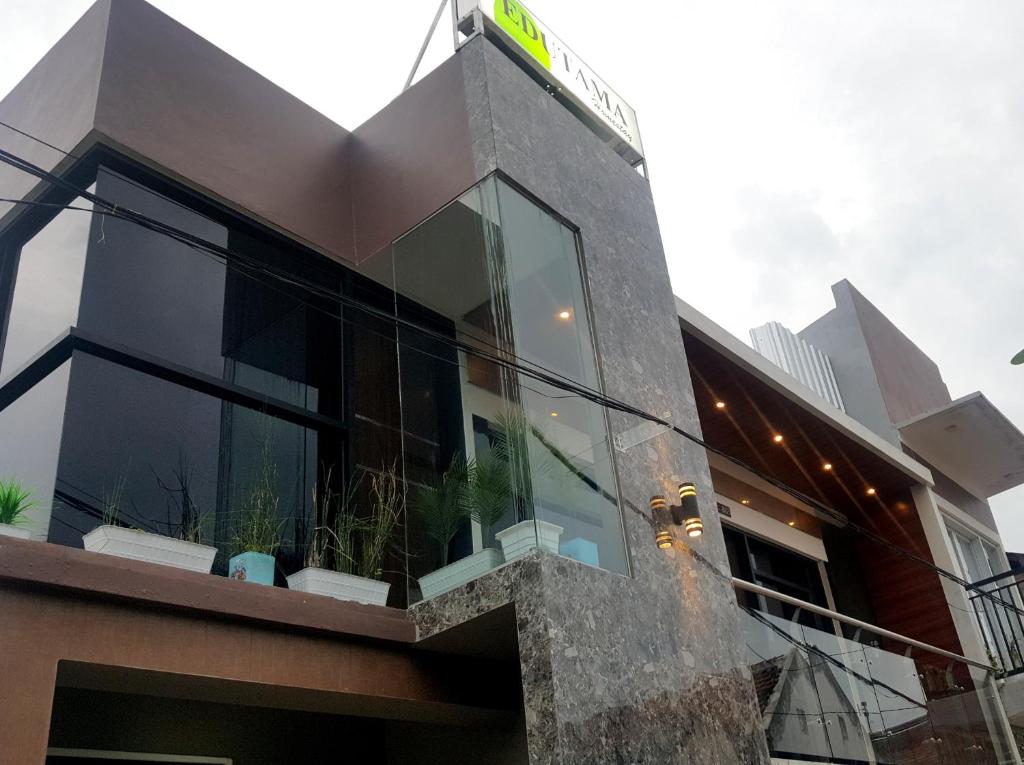 EDUTAMA Homestay Syariah - Housity