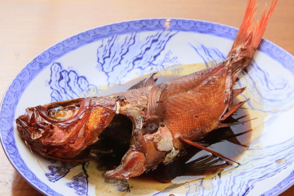 ホテルの敷地内または近くでの食事または食べ物