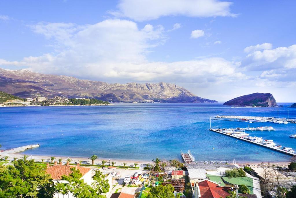 Four Views Apartments - 12