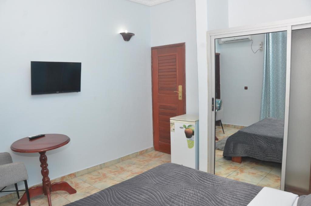 TV a/nebo společenská místnost v ubytování Hotel - Y