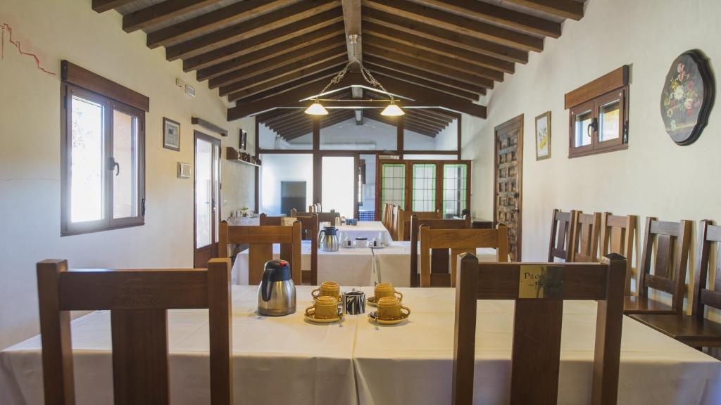 Reštaurácia alebo iné gastronomické zariadenie v ubytovaní Casa Rural Pilón del Fraile