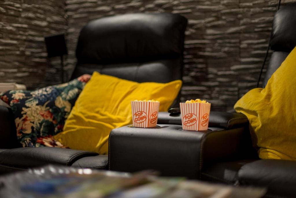 Home Cinema Kassel - Квартира с одной спальней