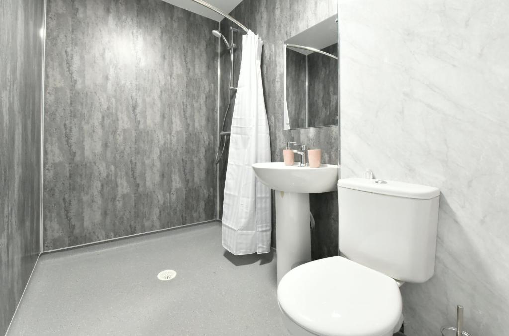 The Breath Taking Cube - One-Bedroom Apartment