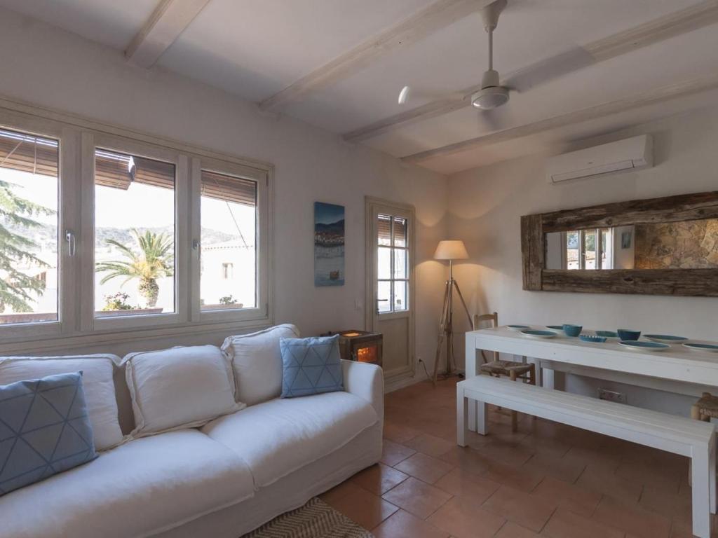 Posedenie v ubytovaní Lets Holidays Charming fisherman house with terrace