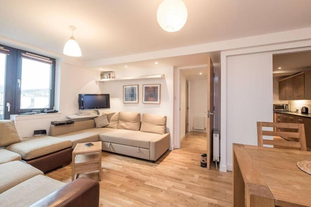 Gallery image of Modern Flat in the Middle of Old Town in Edinburgh