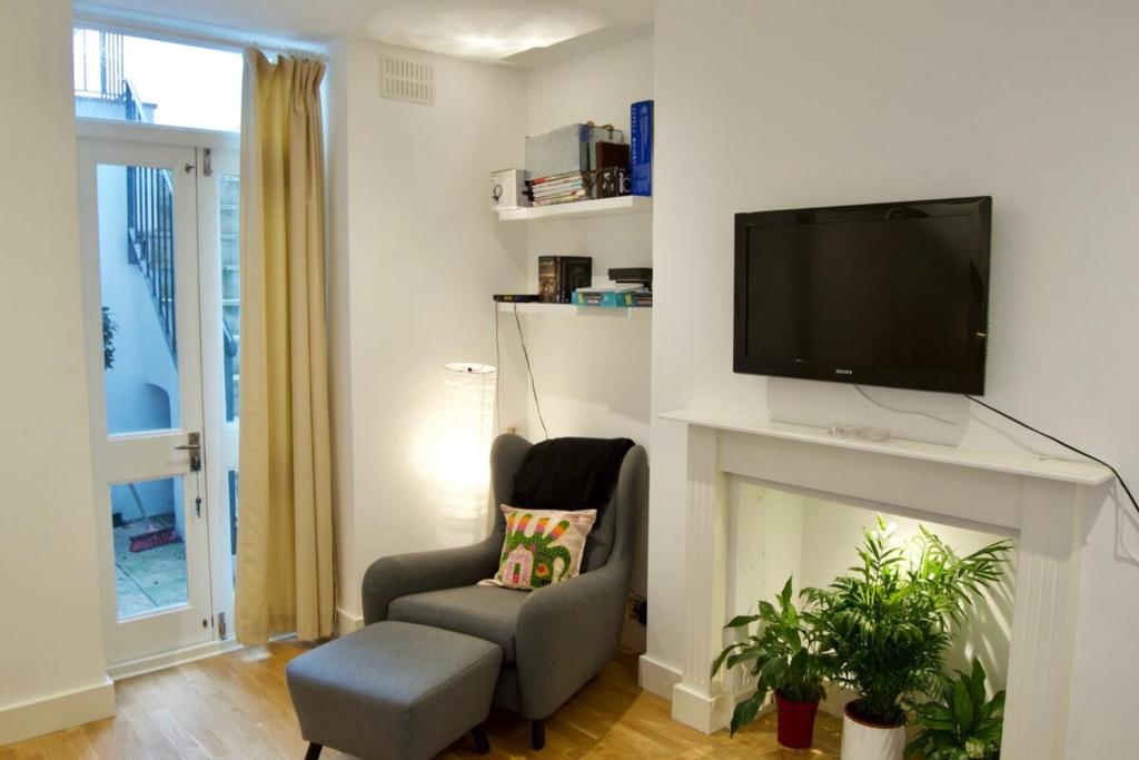 Trendy 1 Bed Flat Sleeping 4 in Charming Fulham