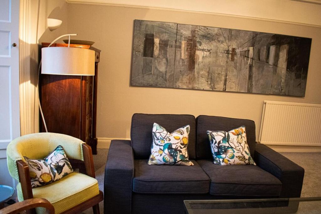 Homely and Traditional New Town Property-2 Bedroom