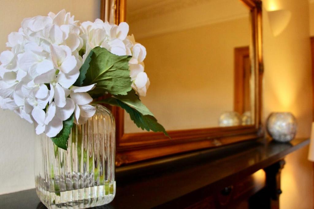 Classic Edinburgh Flat Close to City Centre! SALE!