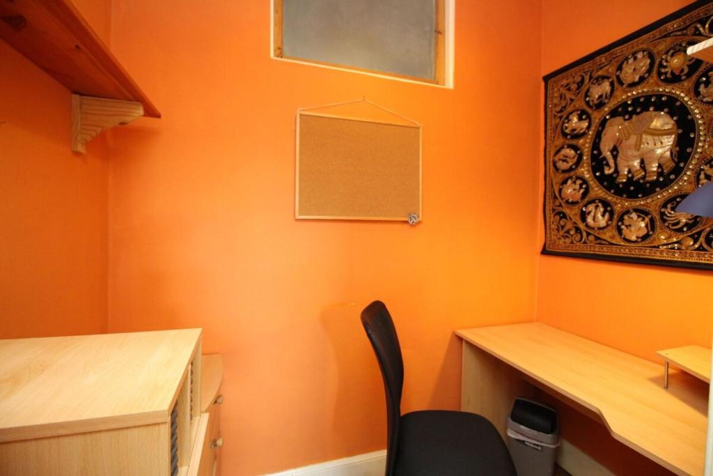 Classic Edinburgh Flat Close to City Centre! SALE!