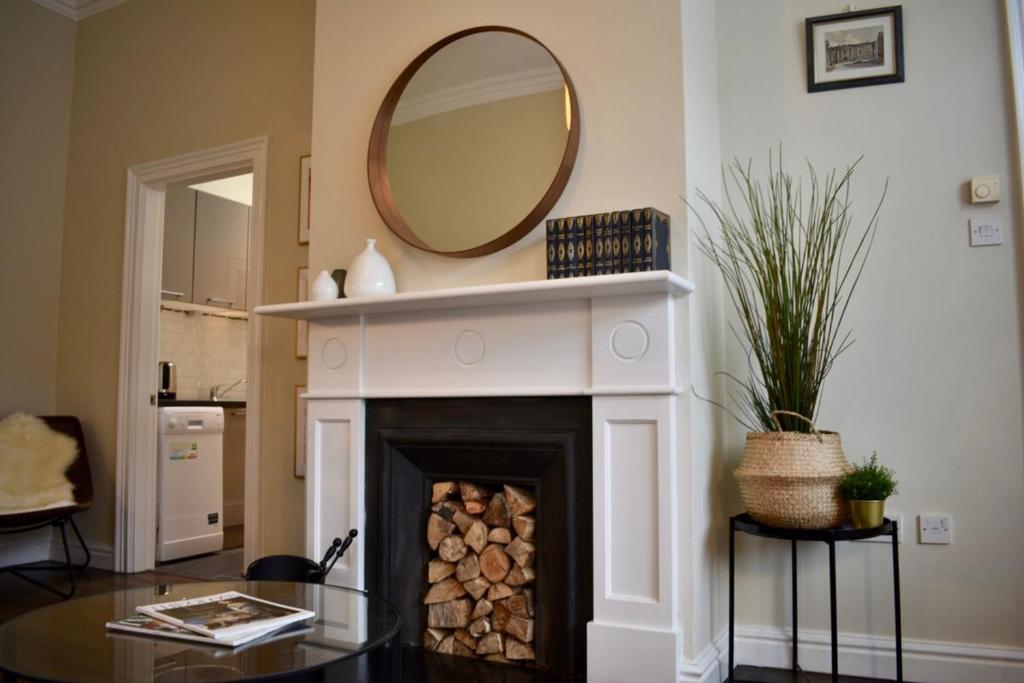 Newly refurbished 2 bedroom townhouse in Dublin 4