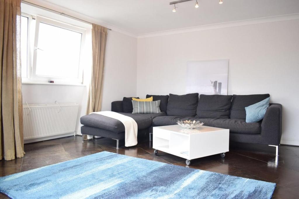 Spacious 2 Bedroom Flat in Beautiful Maida Vale