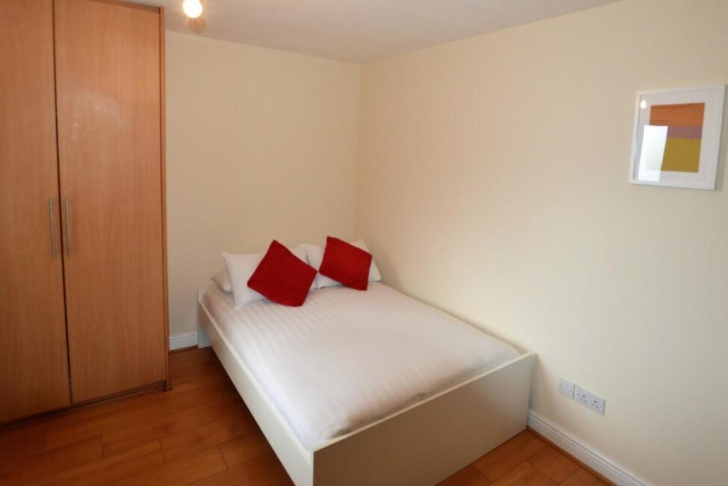 2BR in Ireland's trendiest neighbourhood!