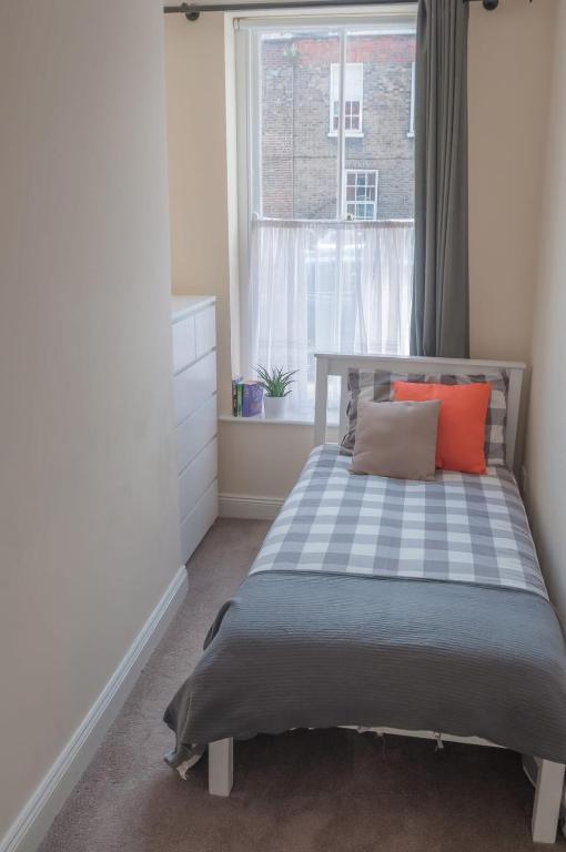 Bright & Modern 2br Apt in Dublin 1 in period home