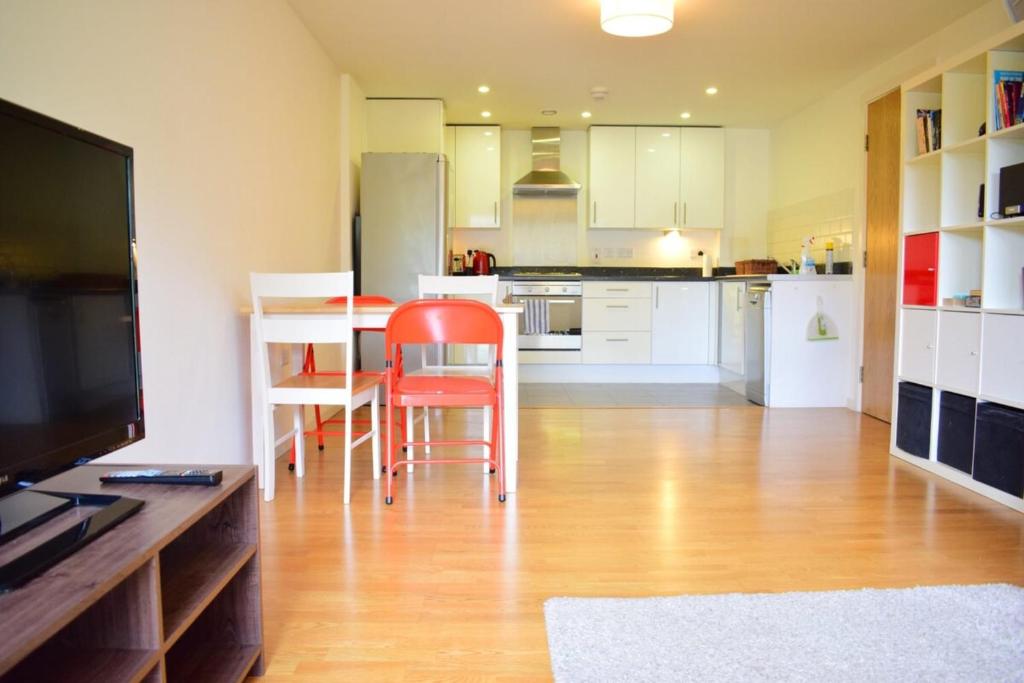 Spacious 2Bed Apartment in Great Location