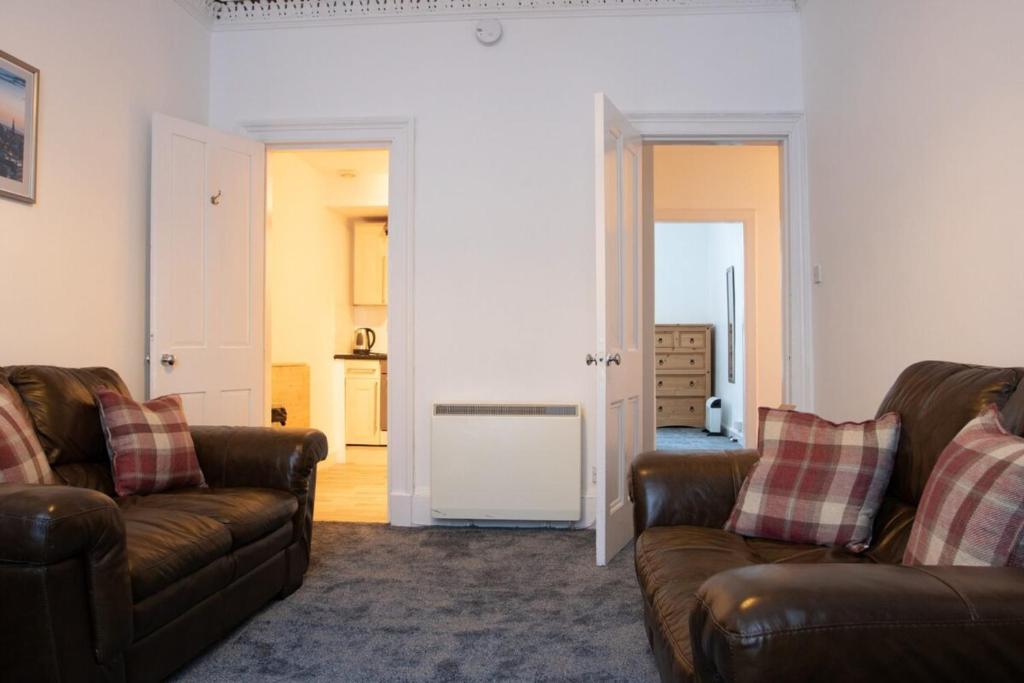 2 Bedroom Property Near Old Town and Grassmarket