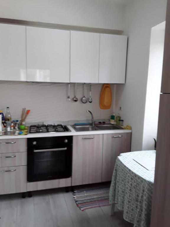 Kuchyň nebo kuchyňský kout v ubytování Villa MIRIAM